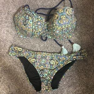 Victoria’s Secret Bikini 36DD top & large bottoms